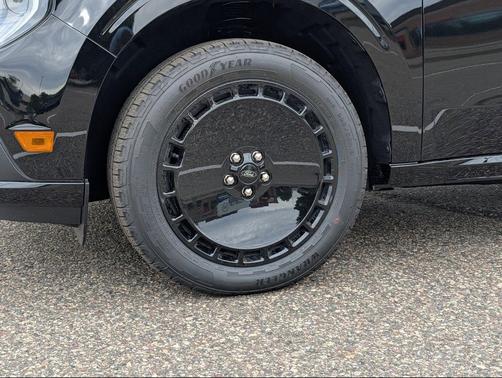 Shadow Black 2026 Ford Maverick Lobo