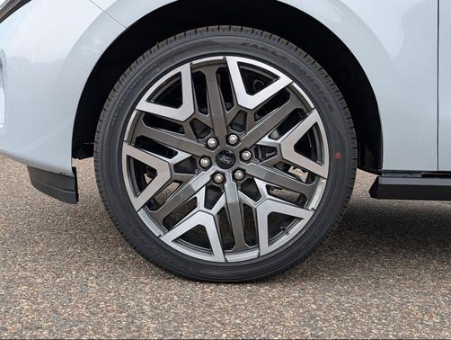 Space Silver Metallic 2026 Ford Expedition Max Platinum