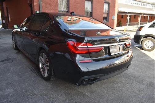 2016 BMW 750 i xDrive