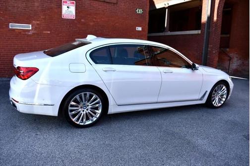 2016 BMW 750 I