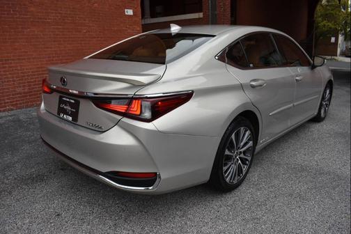 2019 Lexus ES 300h Base