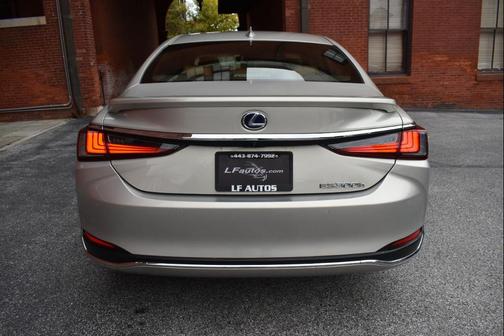 2019 Lexus ES 300h Base