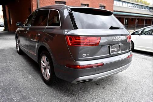 2019 Audi Q7 55 Premium Plus