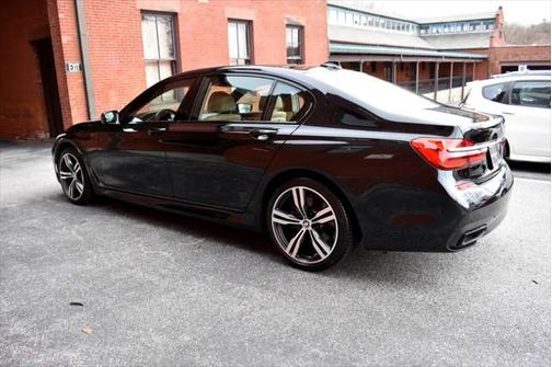 2019 BMW 750 I