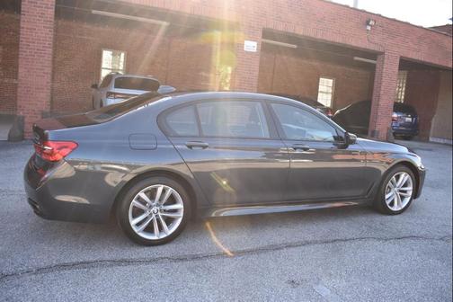 2016 BMW 750 i xDrive