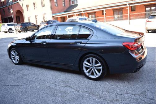 2016 BMW 750 i xDrive