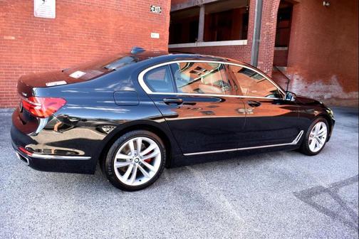 2016 BMW 750 i xDrive