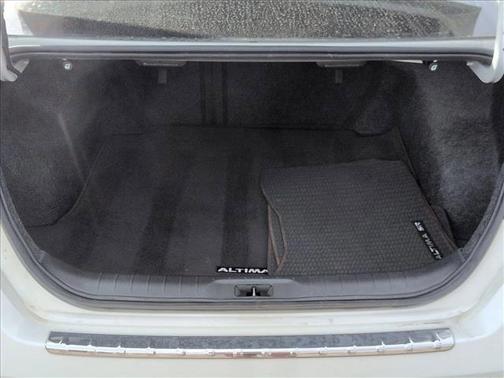 2022 Nissan Altima SR FWD