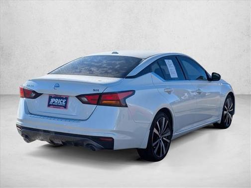 2022 Nissan Altima SR FWD