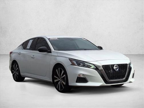 2022 Nissan Altima SR FWD