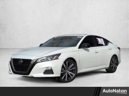 2022 Nissan Altima SR FWD