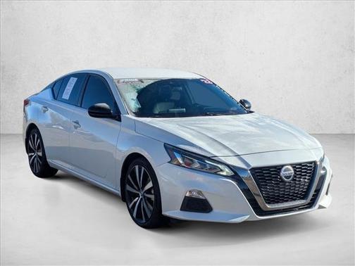2022 Nissan Altima SR FWD