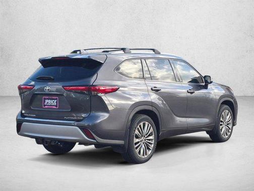 Magnetic Gray Metallic 2021 Toyota Highlander Platinum