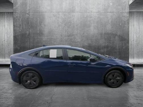 2024 Toyota Prius Prime SE