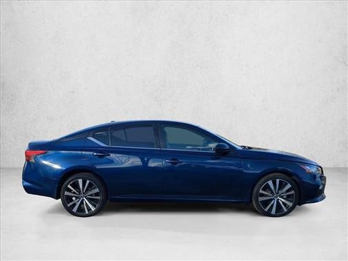 2022 Nissan Altima SR Intelligent AWD