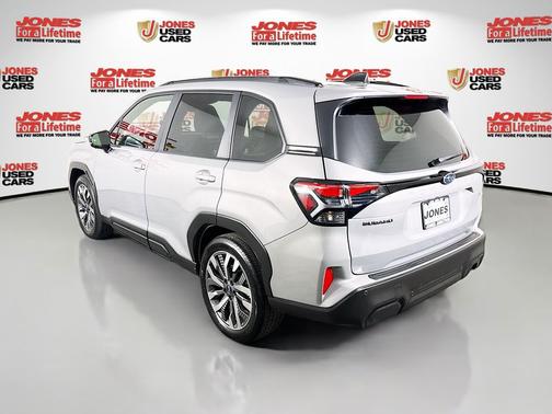 Pearl 2025 Subaru Forester Touring