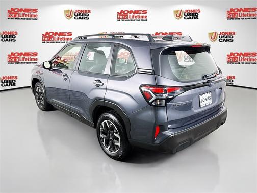 2025 Subaru Forester Base
