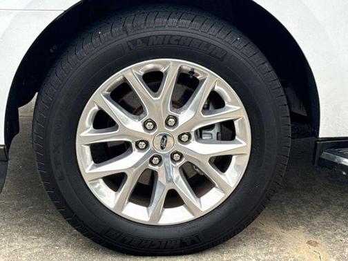 Oxford White 2021 Ford Expedition XLT