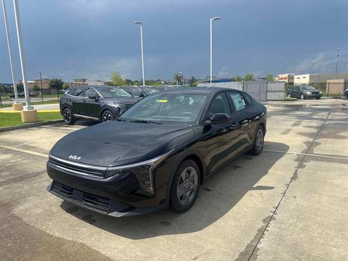 Aurora Black 2026 Kia K4 LX