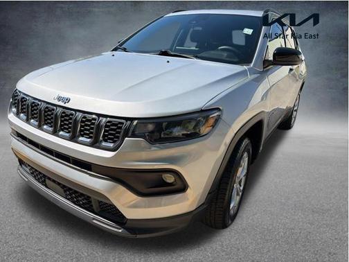 Silver Zynith Metallic Clearcoat 2024 Jeep Compass Latitude
