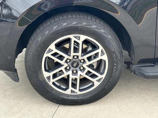 2025 Ford Expedition Max Active 4x4