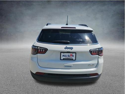 Bright White Clearcoat 2022 Jeep Compass Latitude