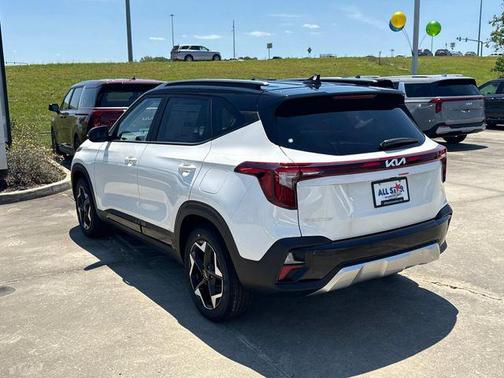 Clear White 2026 Kia Seltos S