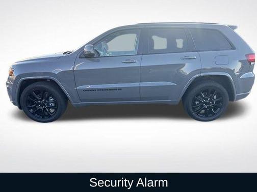 2022 Jeep Grand Cherokee Laredo