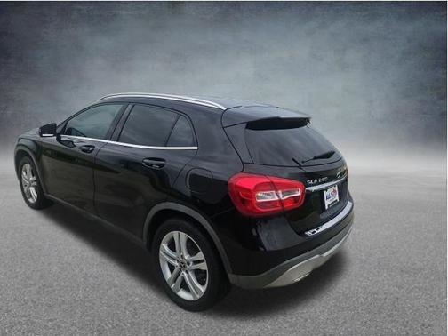 Cosmos Black Metallic 2018 Mercedes-Benz GLA 250 4MATIC