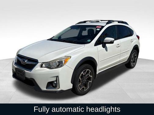 Crystal White Pearl 2017 Subaru Crosstrek 2.0i Limited