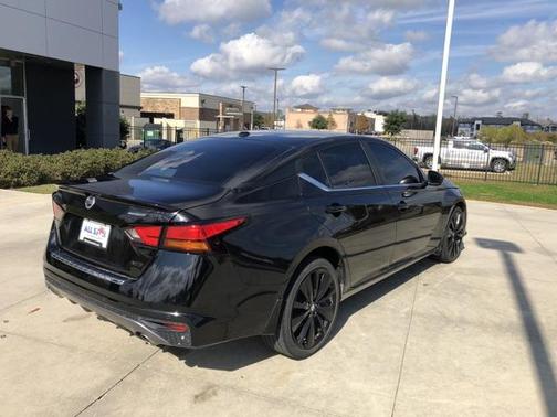 2022 Nissan Altima SR Intelligent AWD