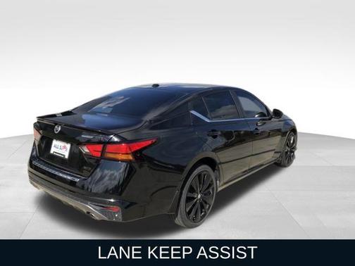 2022 Nissan Altima SR Intelligent AWD