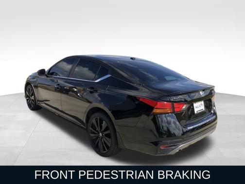 2022 Nissan Altima SR Intelligent AWD