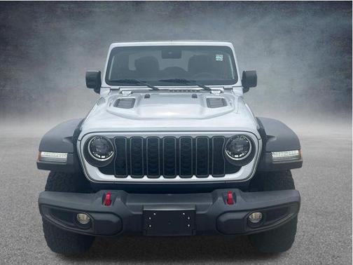 Silver Zynith Clearcoat 2024 Jeep Wrangler Rubicon