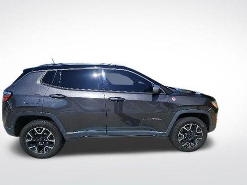 Granite Crystal Metallic Clearcoat 2019 Jeep Compass Trailhawk