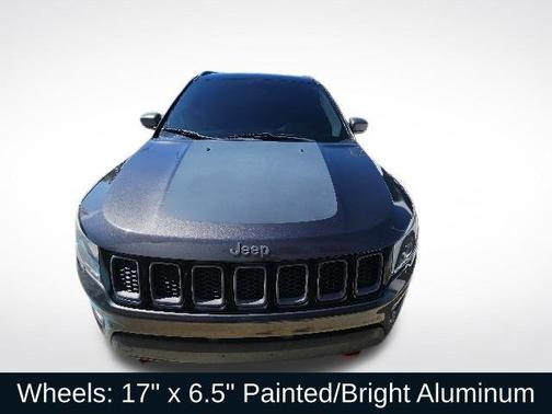 Granite Crystal Metallic Clearcoat 2019 Jeep Compass Trailhawk