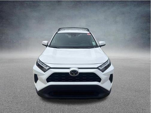 Wind Chill Pearl 2024 Toyota RAV4 XLE