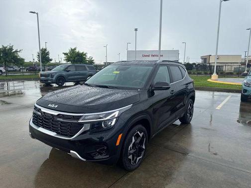 Fusion Black 2026 Kia Seltos EX