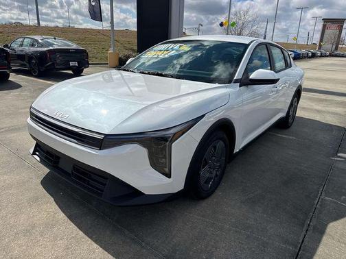 Snow White Pearl 2026 Kia K4 LX