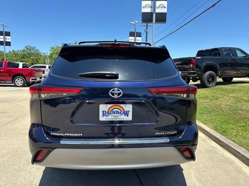 2023 Toyota Highlander Platinum