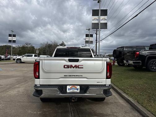 2022 GMC Sierra 1500 SLT