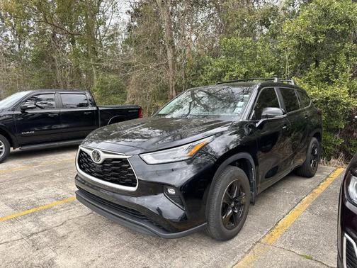 2023 Toyota Highlander LE