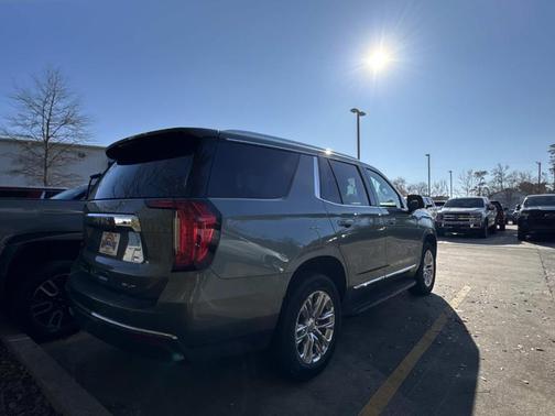 2023 GMC Yukon SLT