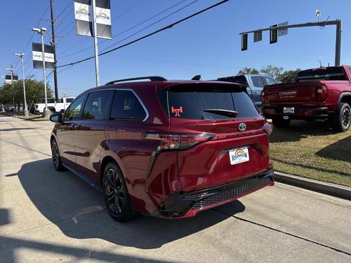 2022 Toyota Sienna XSE 7 Passenger