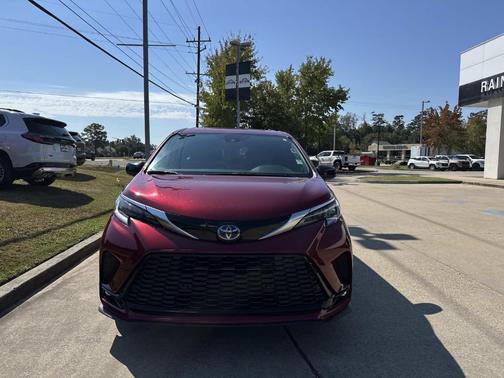 2022 Toyota Sienna XSE 7 Passenger