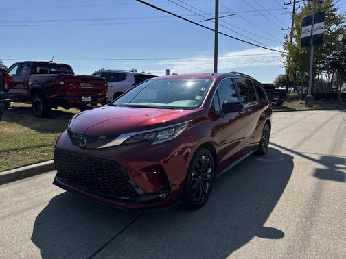 2022 Toyota Sienna XSE 7 Passenger