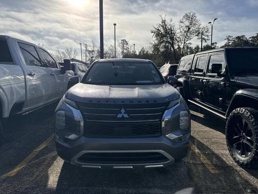2022 Mitsubishi Outlander SE