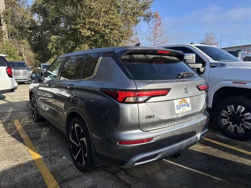 2022 Mitsubishi Outlander SE