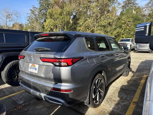 2022 Mitsubishi Outlander SE