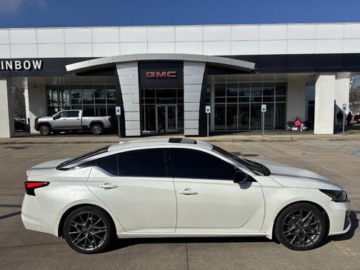 2023 Nissan Altima 2.0 SR